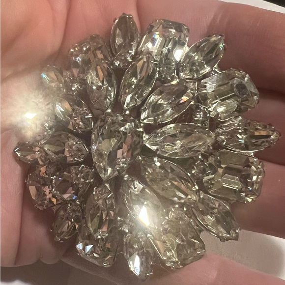 Kramer Vintage *signed Silver tone large Sparkly Rhinestone brooch~clear stones! - Picture 5 of 8